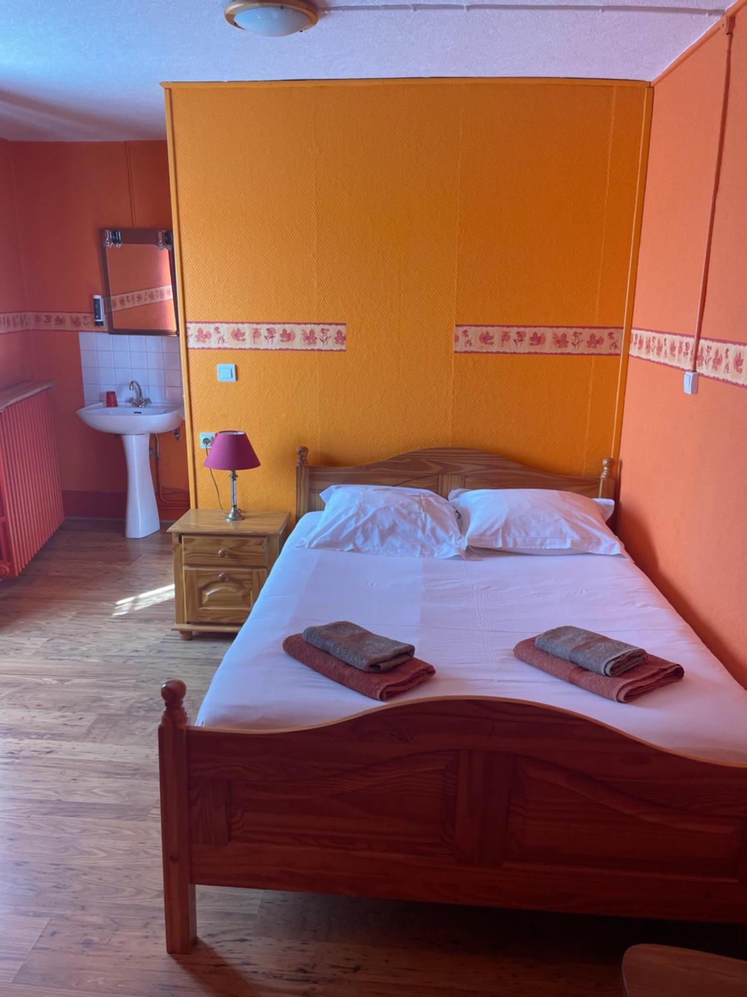 L'Hotel Du Mouton Blanc Fresne-Saint-Mames Екстер'єр фото
